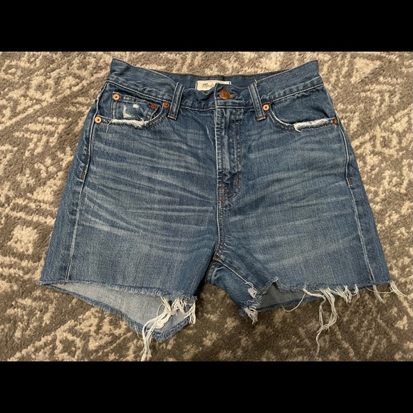 Madewell Pants - Madewell womens hi rise cut off shorts Sz 26